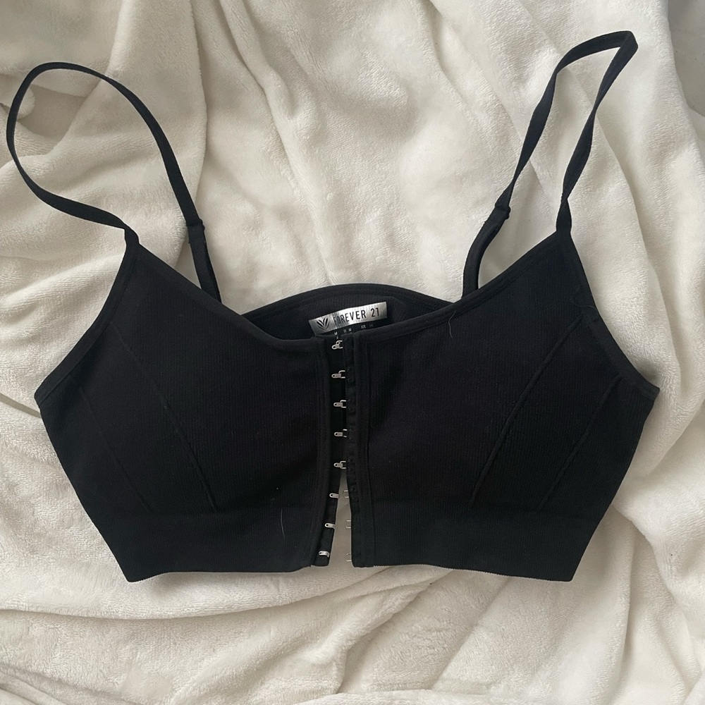 Black sports bra